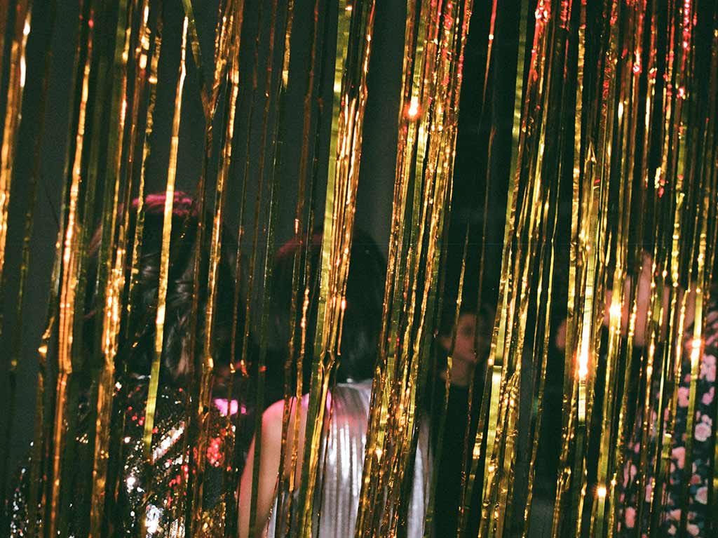 Disco Inferno by HRoof: La fiesta disco que te hará bailar hasta el amanecer