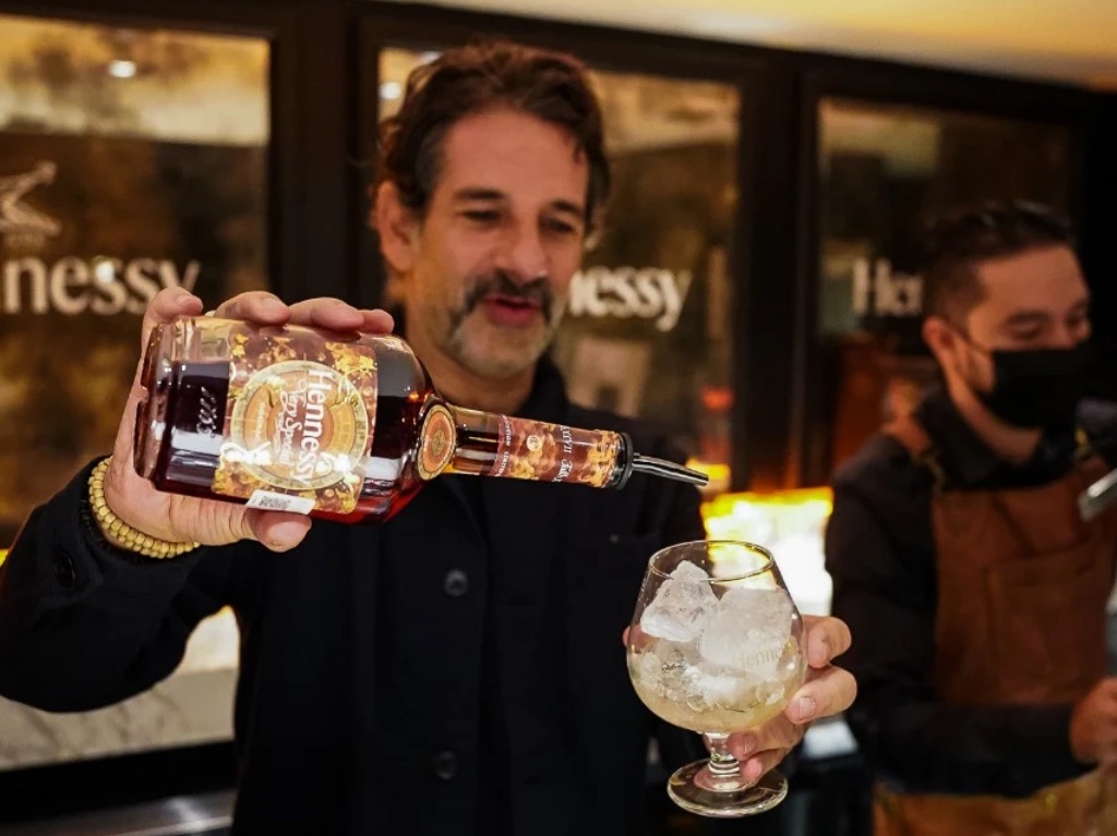 Hennessy suma a Miguel Rodarte a su nueva campaña: Espíritus inconformes