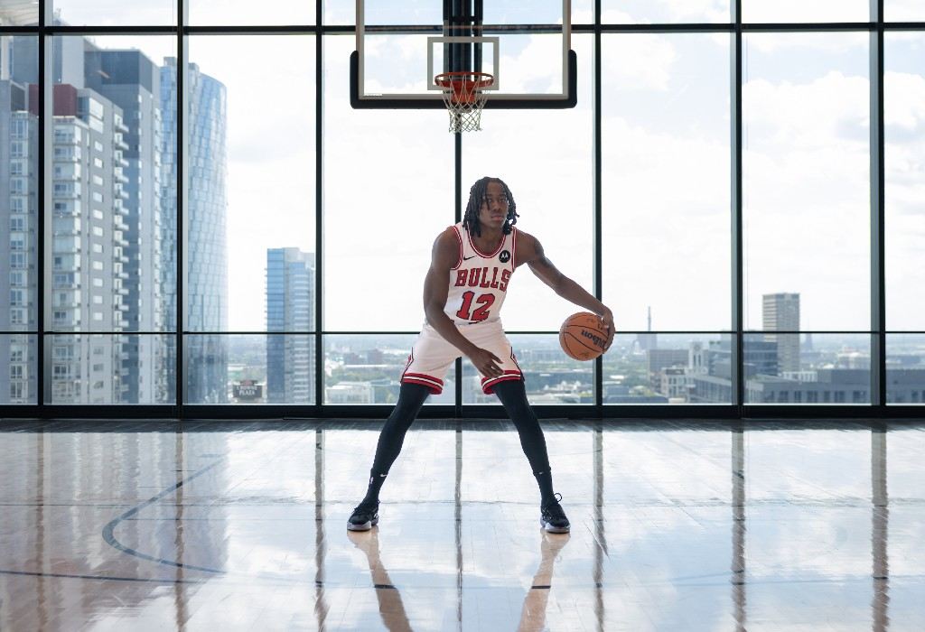 motorola-aparecera-en-las-camisetas-de-los-chicago-bulls-gracias-a-su-nuevo-partnertship-jugador-
