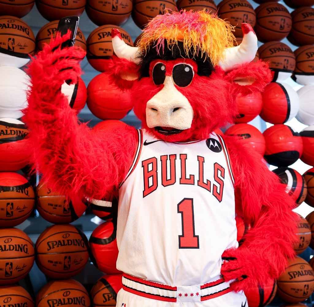 motorola-aparecera-en-las-camisetas-de-los-chicago-bulls-gracias-a-su-nuevo-partnertship-