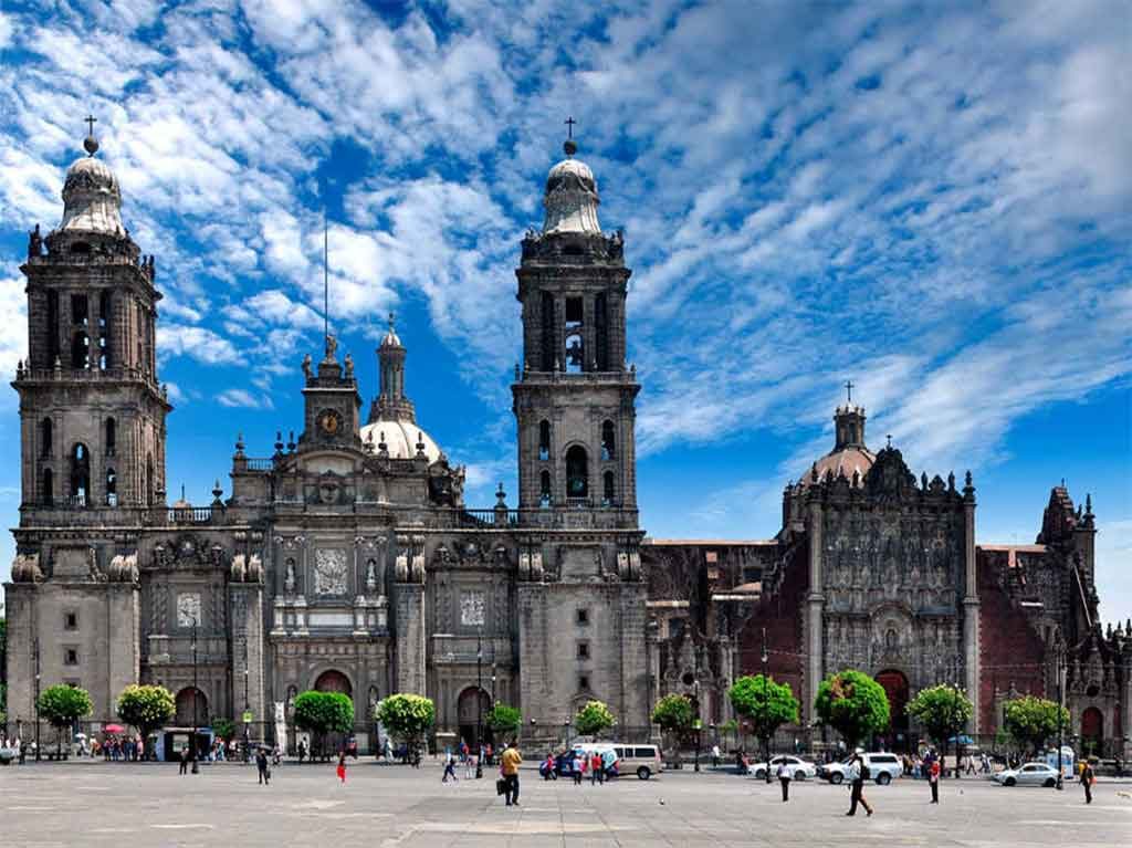 Asiste a los tours especiales de la Catedral Metropolitana por el Día de Muertos