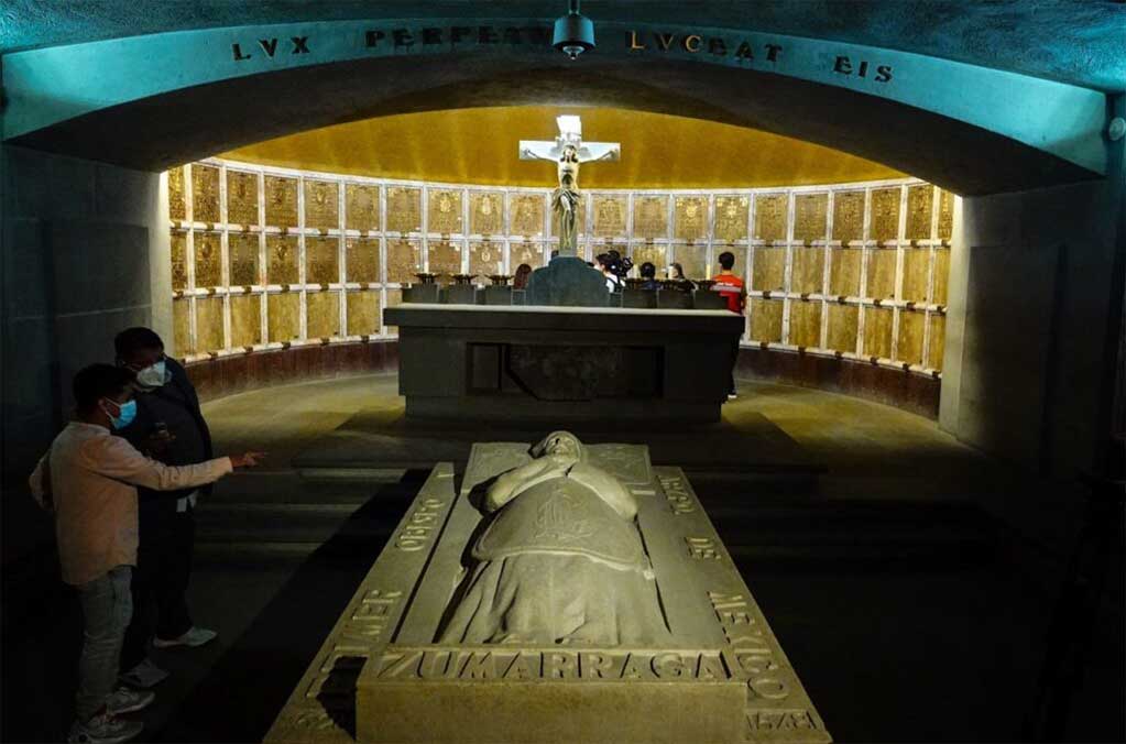 Asiste a los tours especiales de la Catedral Metropolitana por el Día de Muertos 0