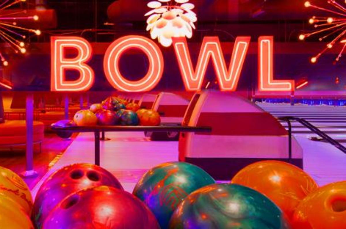 Bowlero Polanco: boliche, arcade y snacks desde $219