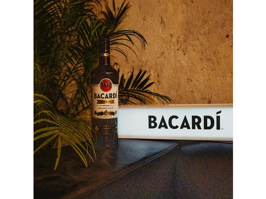 cocteles-con-bacardi-descubre-el-exquisito-sabor-del-ron-oscuro-con-bacardi-anejo