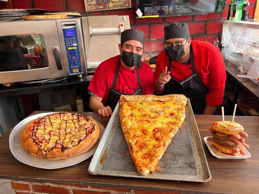 Colchon’s Pizza: el lugar que tiene las pizzas más extra de la Frikiplaza