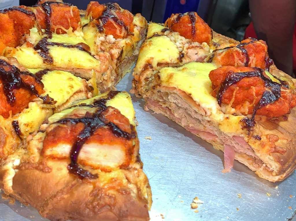 Pizza Burger-Colchon's Pizza/