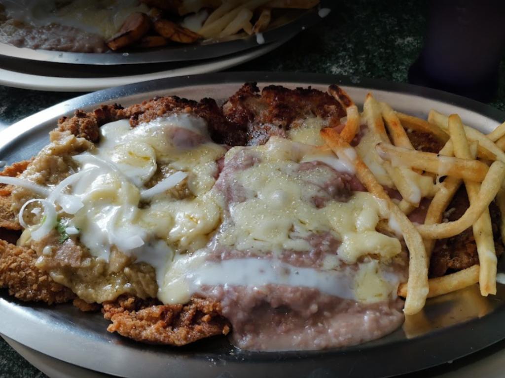 comida-gigante-en-el-centro-de-cdmx-orejas-de-elefante