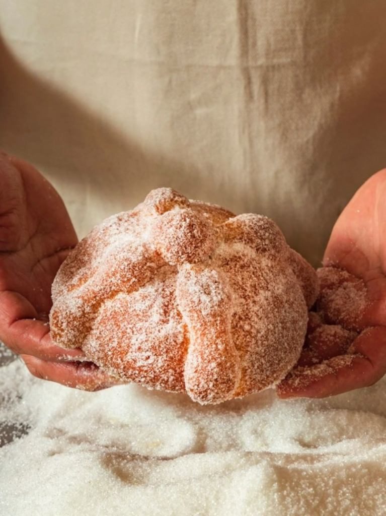 Pan de Muerto de Cuina Bakery