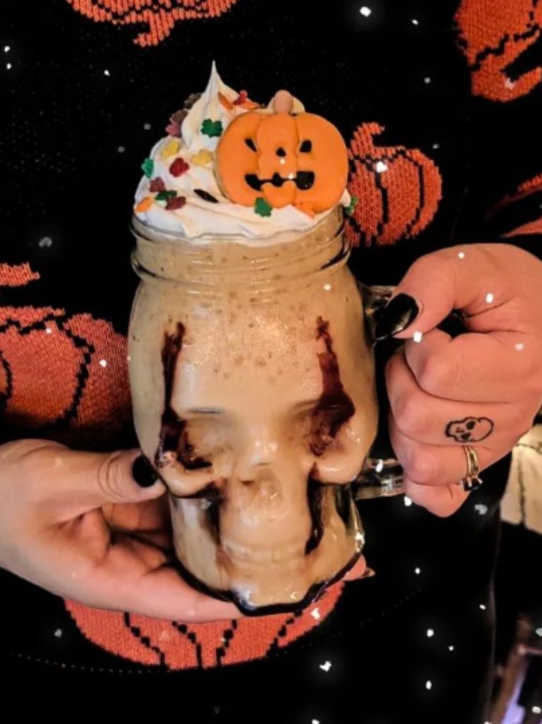 frappe-de-calabaza-the-addams-house-coffe