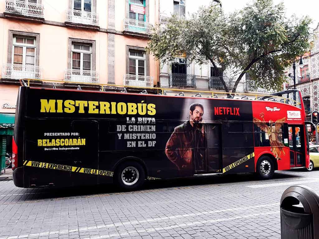 Misteriobus recorre la ruta del crimen y misterio de Belascoarán en la CDMX