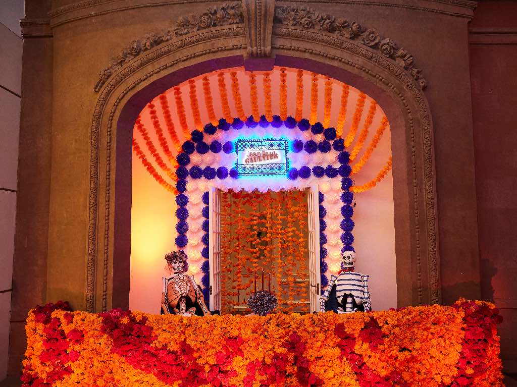 Ofrenda inmersiva para disfrutar del speakeasy en Sofitel Mexico City Reforma