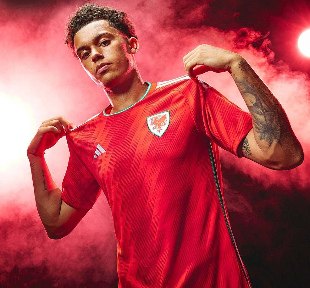 playeras-que-se-utilizaran-durante-el-mundial-de-qatar-2022-gales-1-