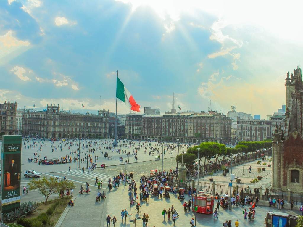 PROFECO: multa a cuatro restaurantes del Zócalo por precios elevados