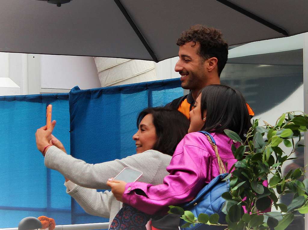 Daniel Ricciardo y sus fans/ Foto: Alejandra Villegas