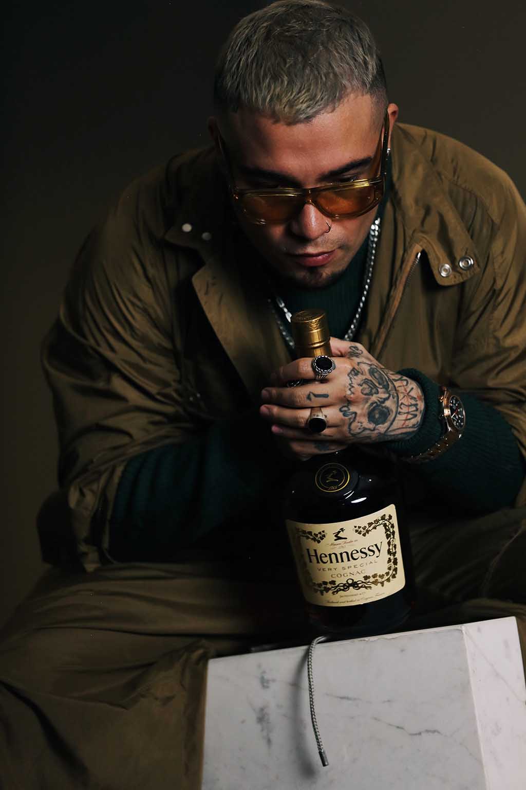 Gera MX, el rapero mexicano y Hennessy