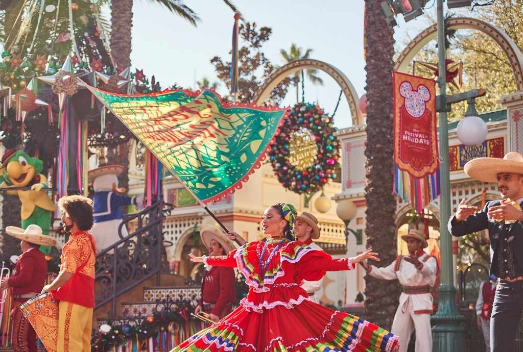 temporada-navidena-disneyland-resort-california-