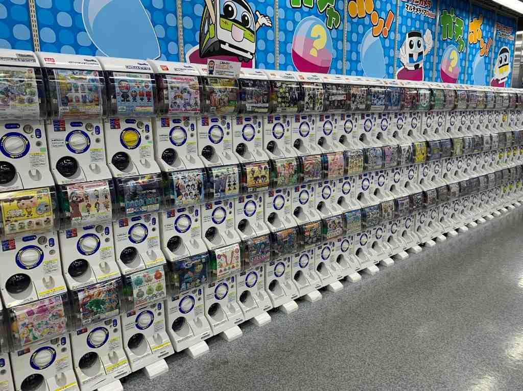 Las máquinas Gashapon y los juguetes en cápsula llegan a CDMX