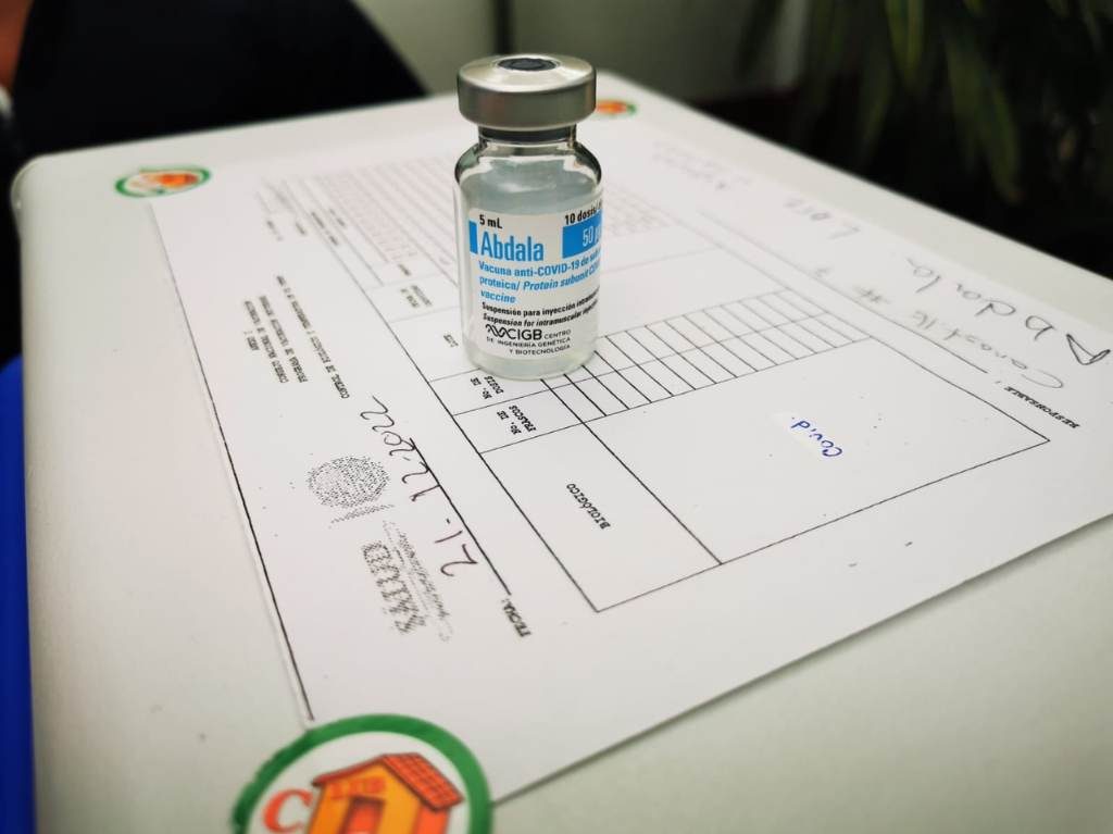 Comienza aplicación de refuerzo vacuna Abdala en CDMX