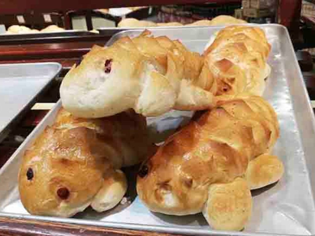 Comida en forma de axolote-pan de axolote