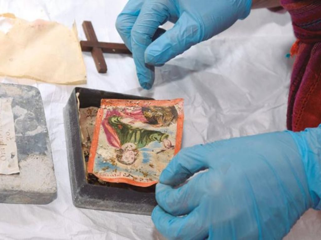 Encuentran reliquias en la Catedral Metropolitana