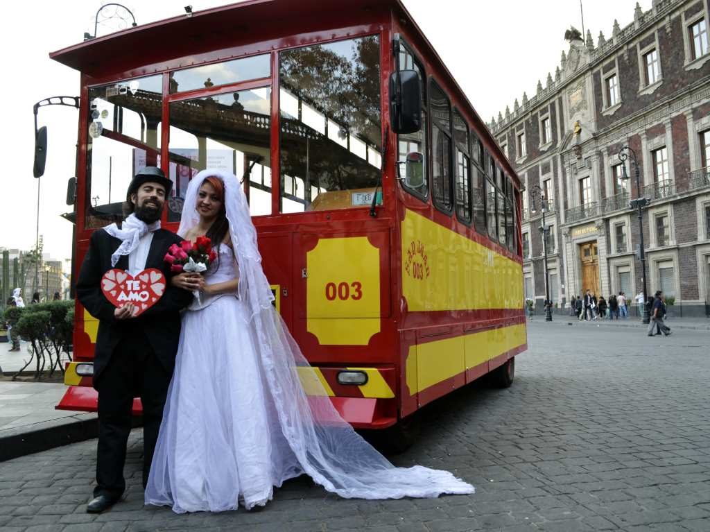 Tour de cantinas por San Valentín en CDMX-tranvía 