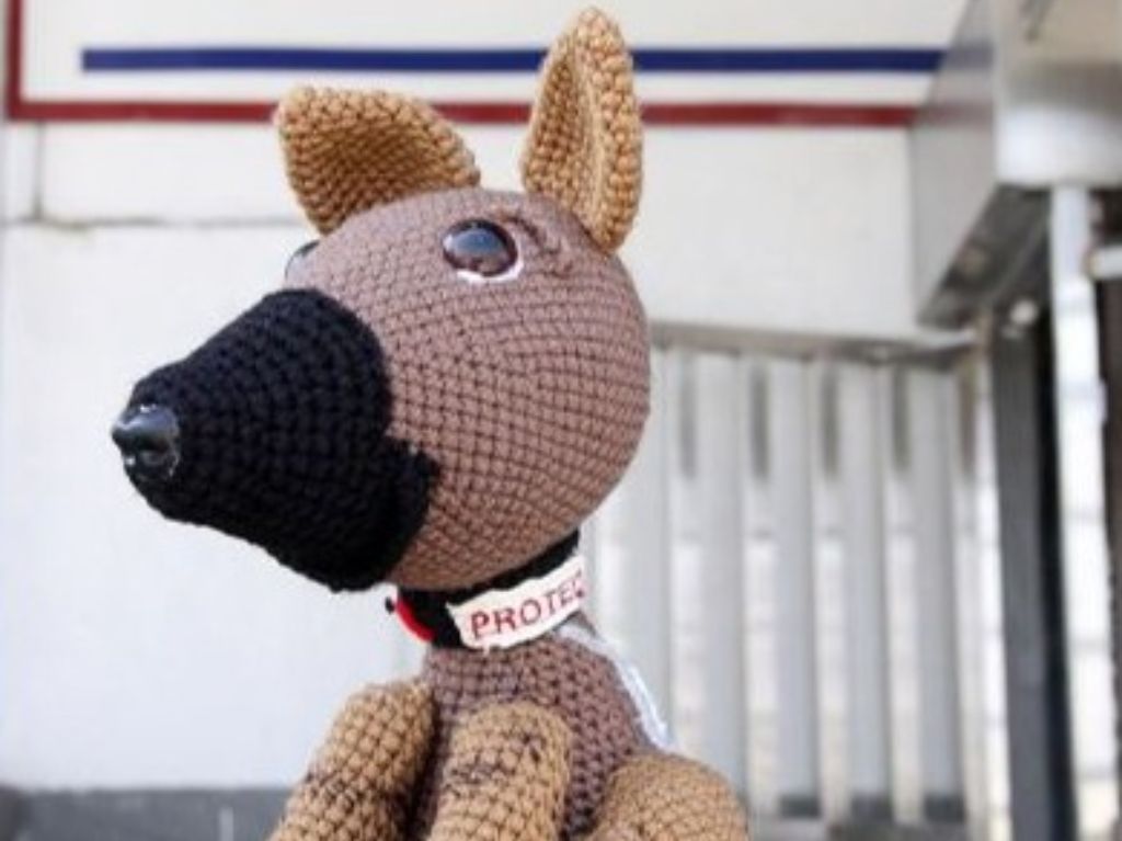 Proteo, el perro rescatista, ahora también es una figura crochet