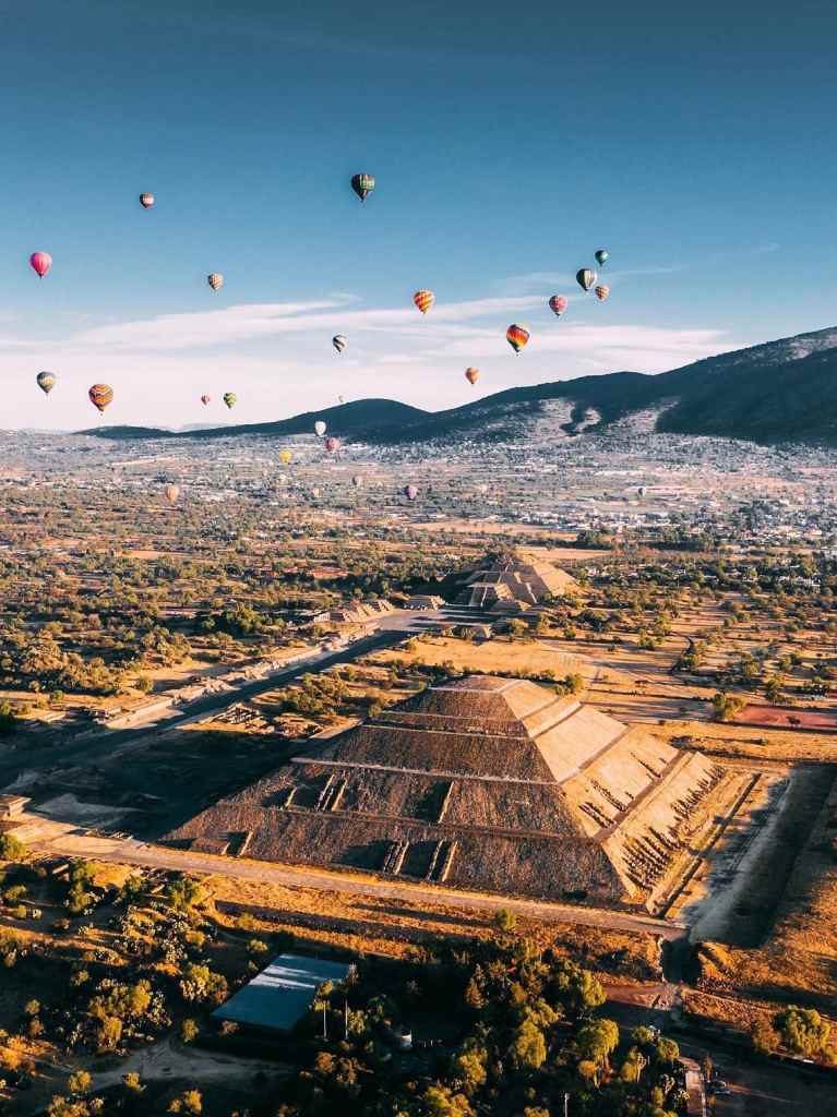 Cita romántica en un globo aerostático