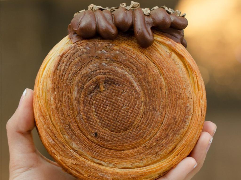 croissant-roulette-y-cubo-brioche-en-cdmx–la-concheria-chocolate