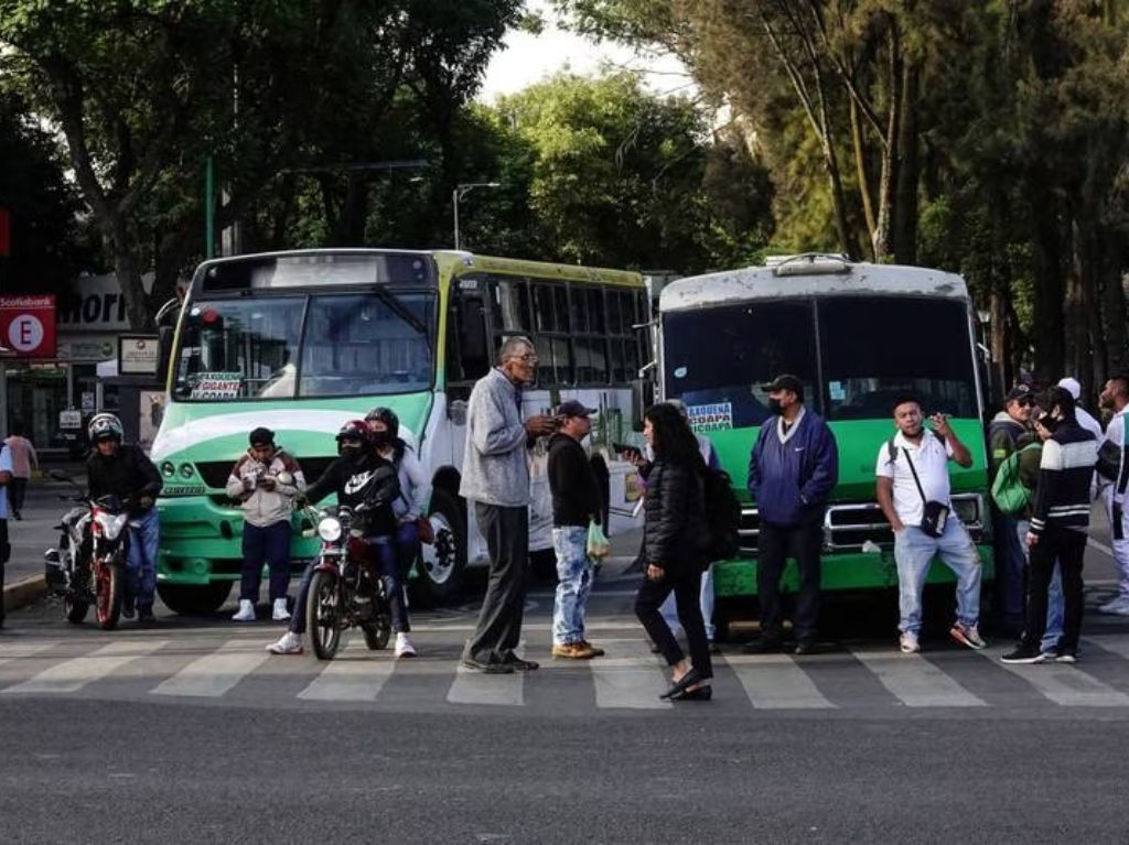 Transportistas quieren bloquear la CDMX