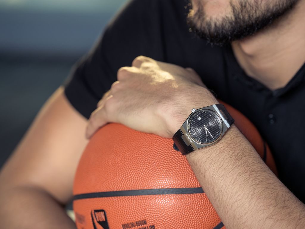 Capitanes-Tissot-alianza- reloj y balón 