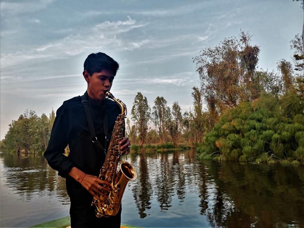 concierto en las trajineras de Xochimilco