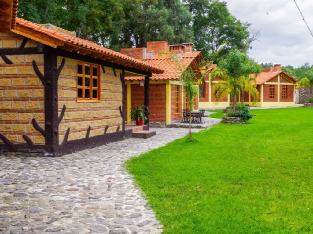 despegar-destinos-pet-friendly-huasteca cabañas