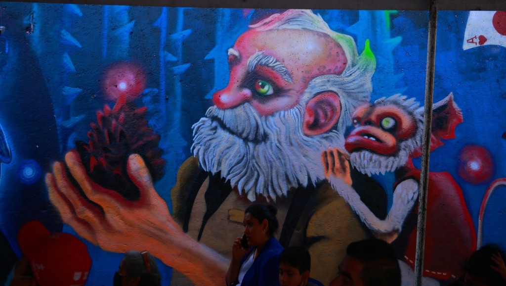 Si eres fan de Guillermo del Toro visita su mural en Iztapalapa 0