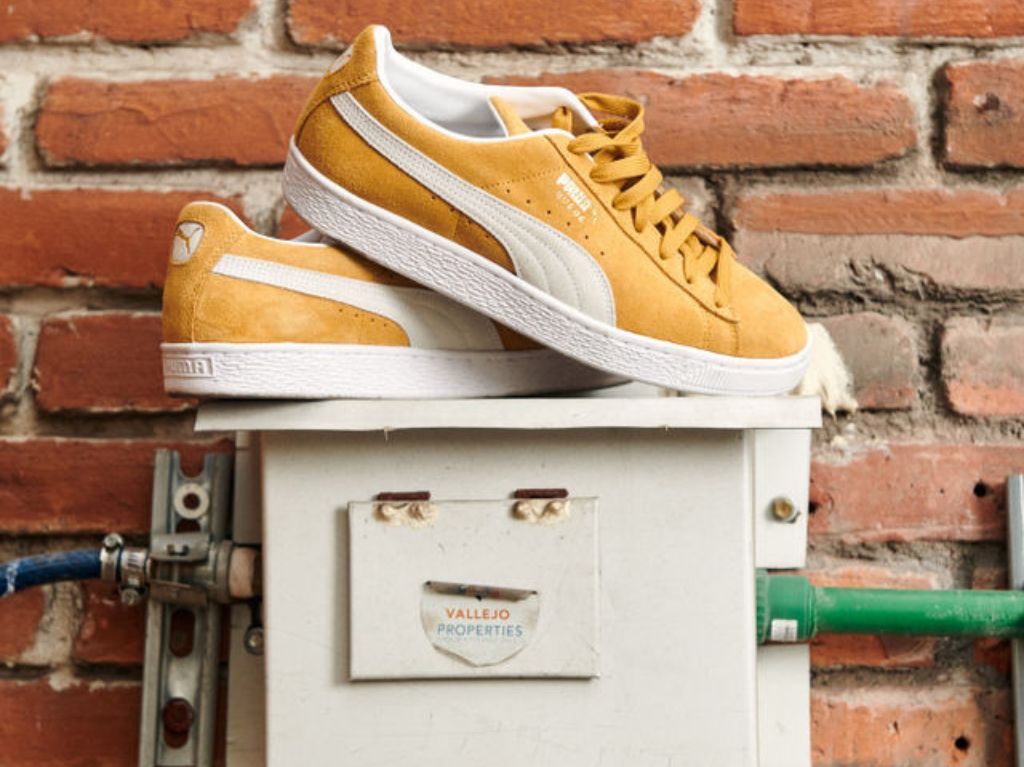 puma-suede-sneakers-mostaza