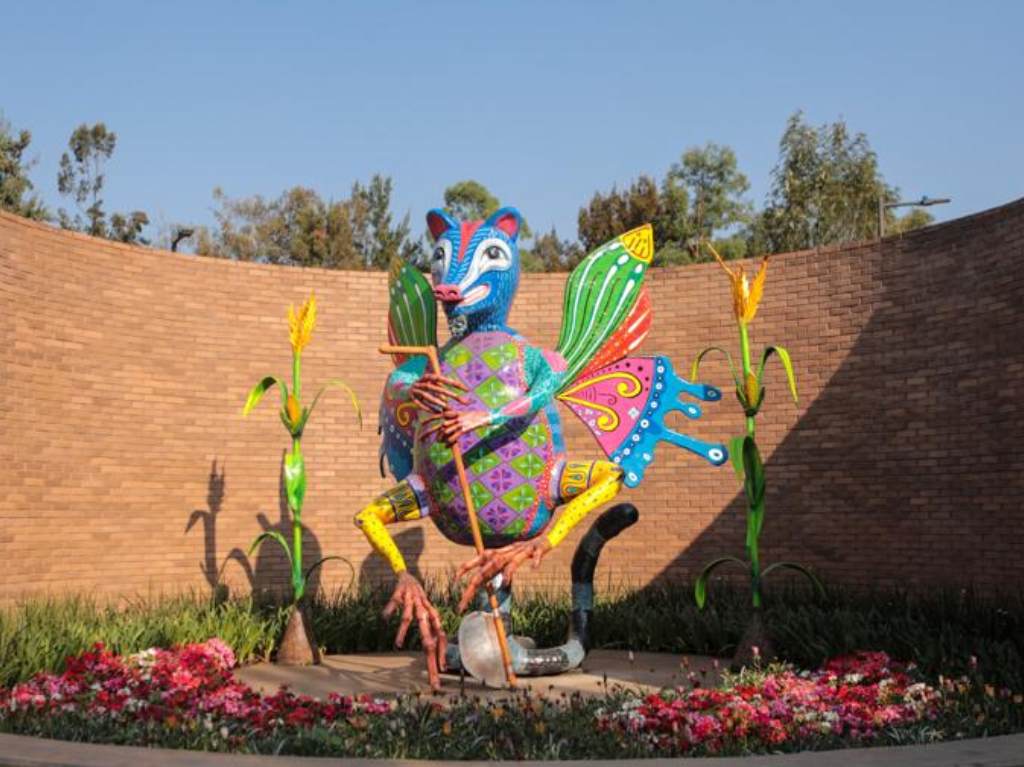 Exposición de alebrijes gigantes en Tláhuac