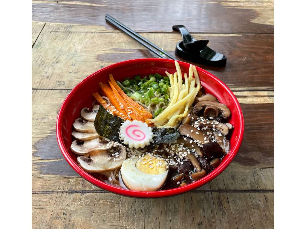 Bombo sushi lugares para comer ramen por la Narvarte 