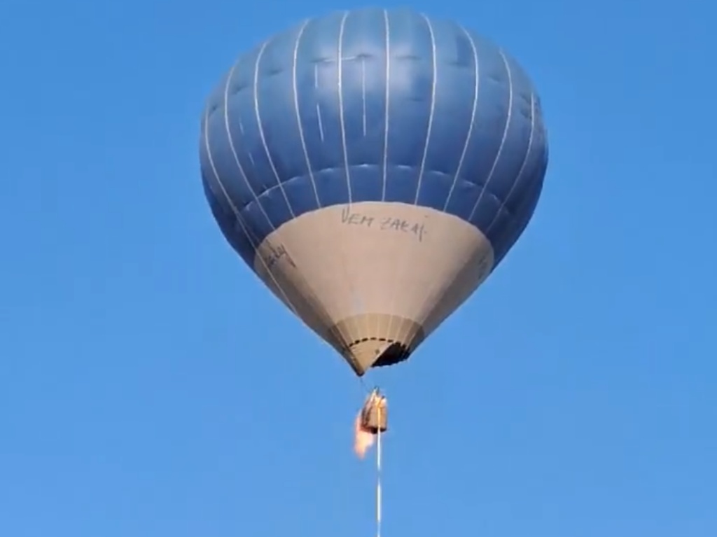 Globo aerostático se incendia en Teotihuacán