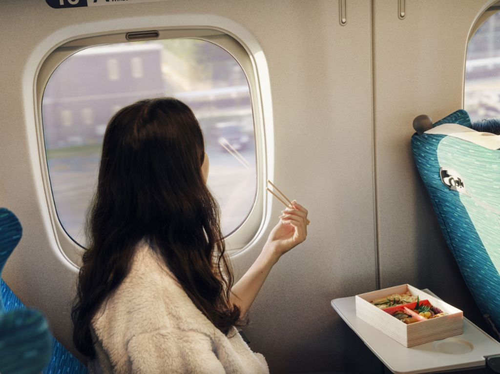 Mujer en un avión