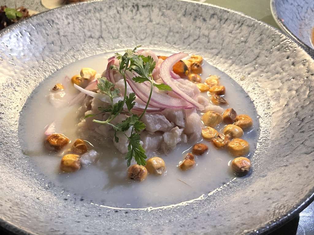 Cebiche peruano de Lemon Fish. 