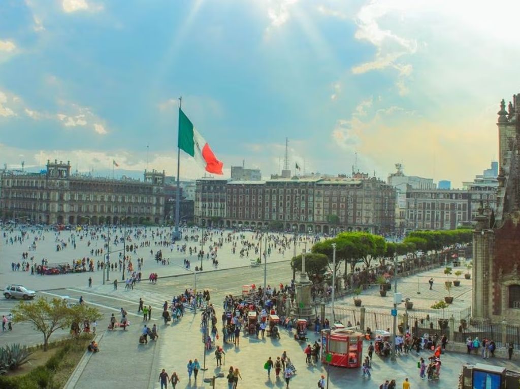 El Senado aprueba cambiarle el nombre al Zócalo de la CDMX