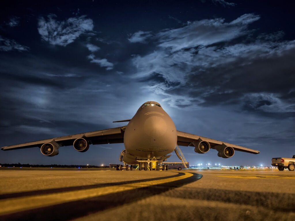 Lluvia genera caos en Aeropuerto de la CDMX ¡Usuarios se quejan por retrasos en sus vuelos!