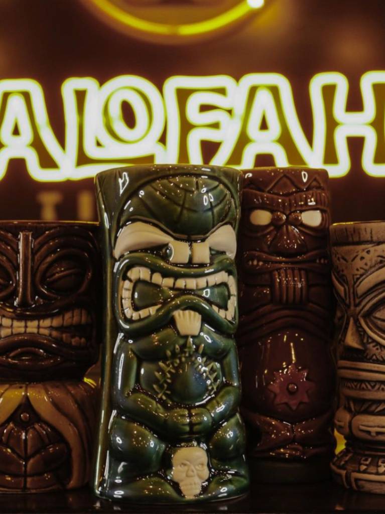 Así es Alofah Tiki Bar, el rincón que te lleva a Hawai 