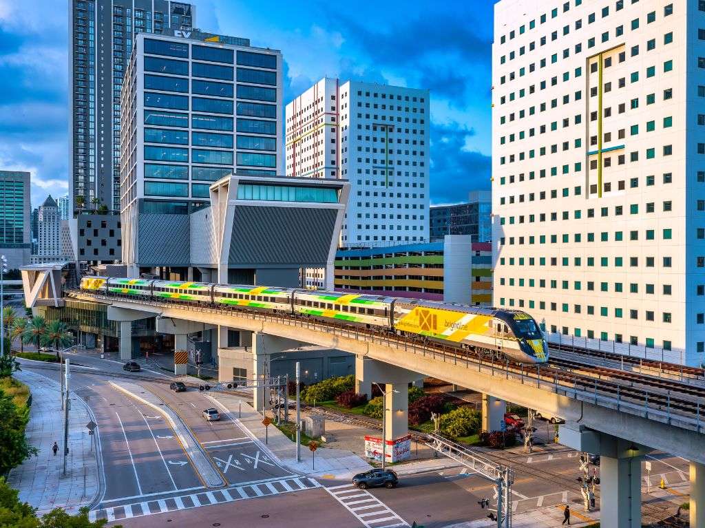 brightline-orlando-tren-exterior