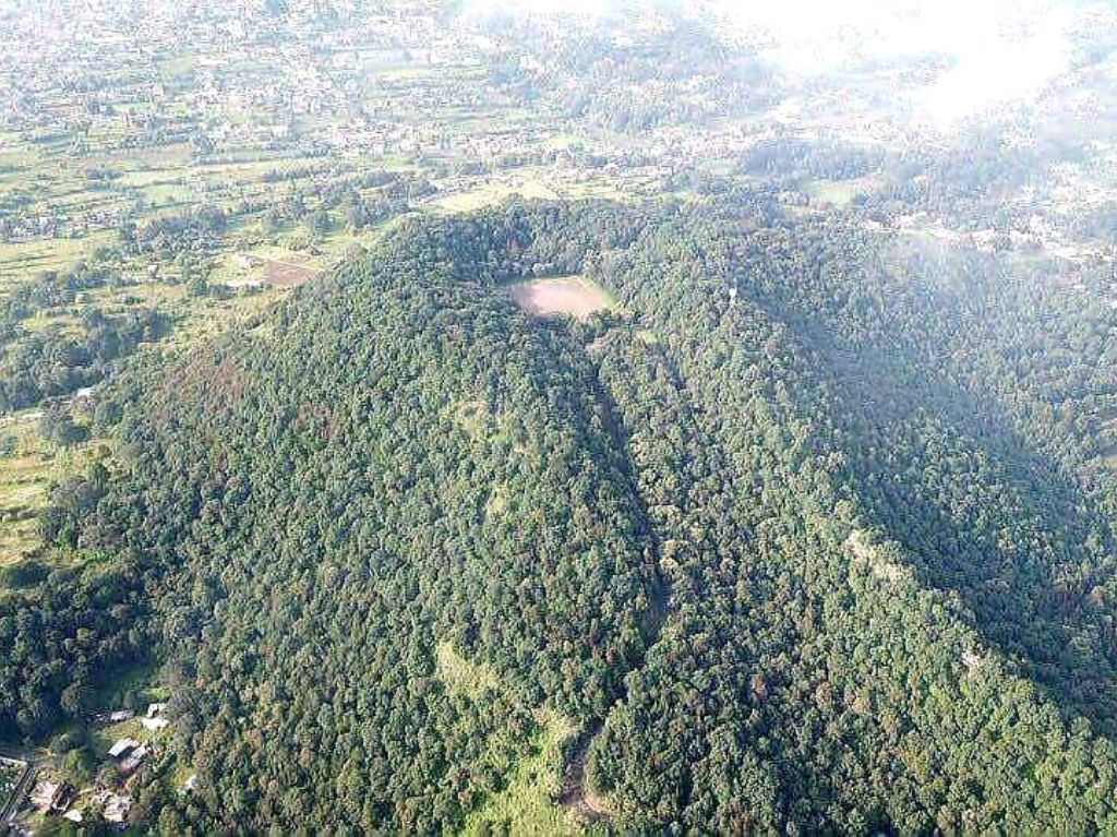 cancha-de-futbol-volcan-teoca-picada