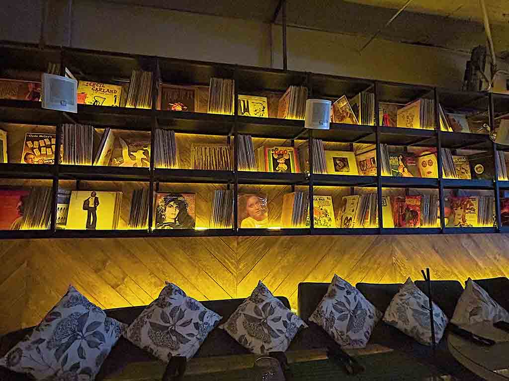 coppola-vinyl-bar-