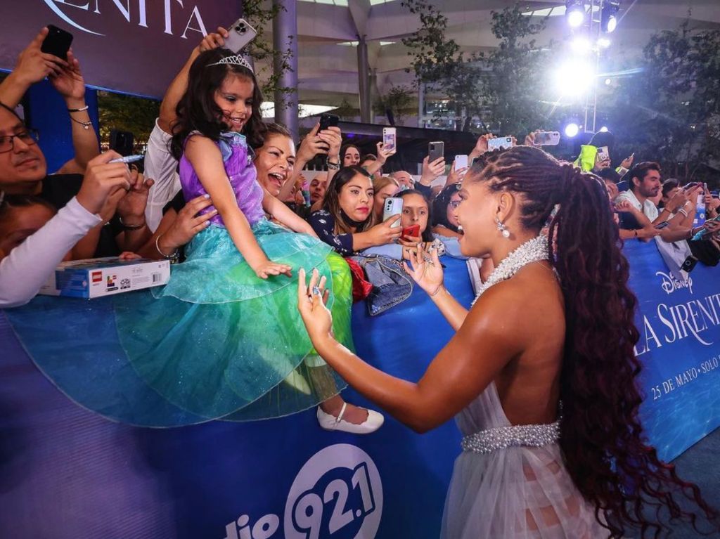 Halle Bailey en la premiere de La Sirenita