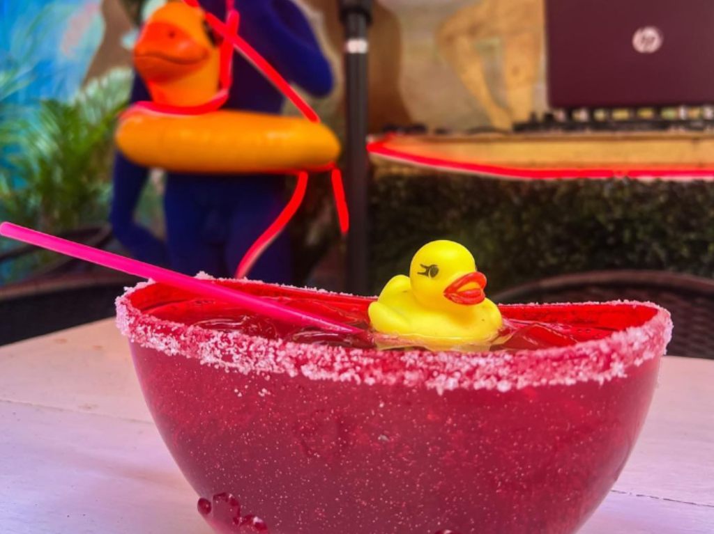 Mango Mango: micheladas exóticas con envases divertidos en la Roma