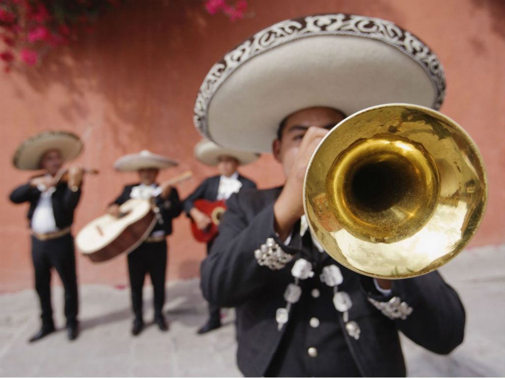 Serenata con Mariachi
