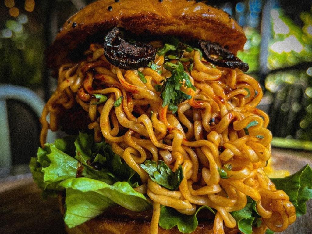 Spicy Ramen Volcano Burger en Soul La Roma