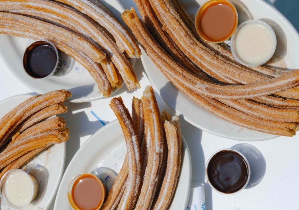 Churros con cajeta